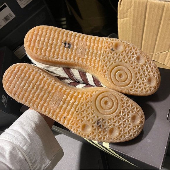 adidas Women's Sneakers in Cream and Brown - Picture 6 of 10